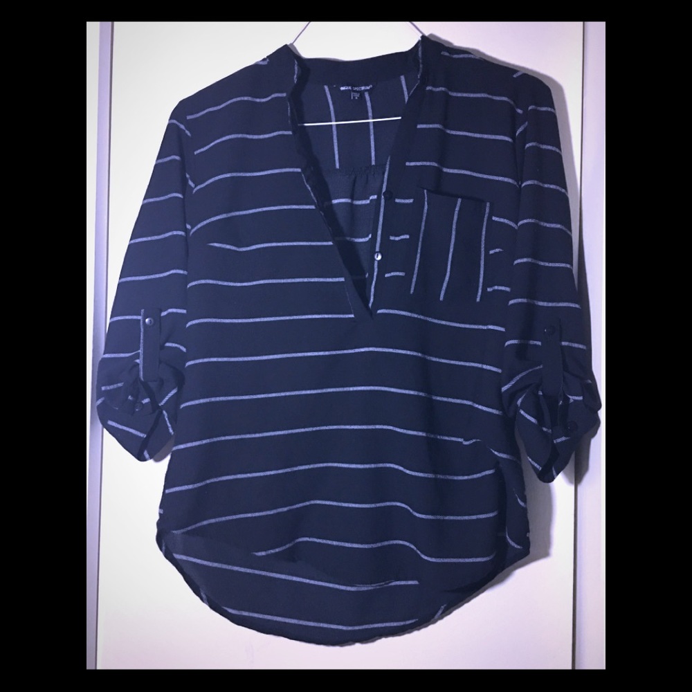Unique Spectrum S half button up 3/4 length sleeve